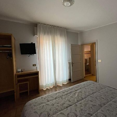B&B Michelina Кастильоне-д'Интельви Экстерьер фото
