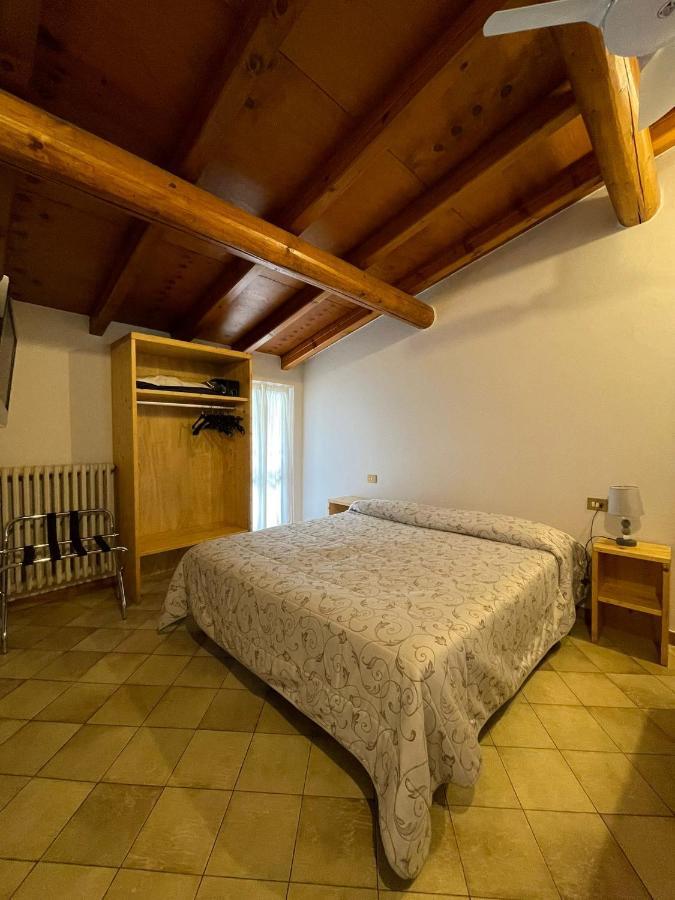 B&B Michelina Кастильоне-д'Интельви Экстерьер фото
