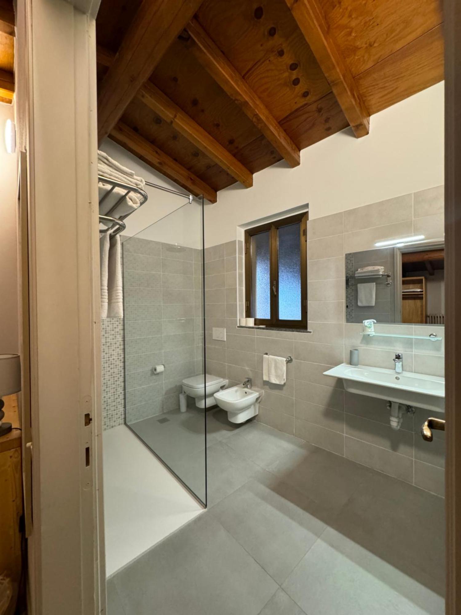 B&B Michelina Кастильоне-д'Интельви Экстерьер фото