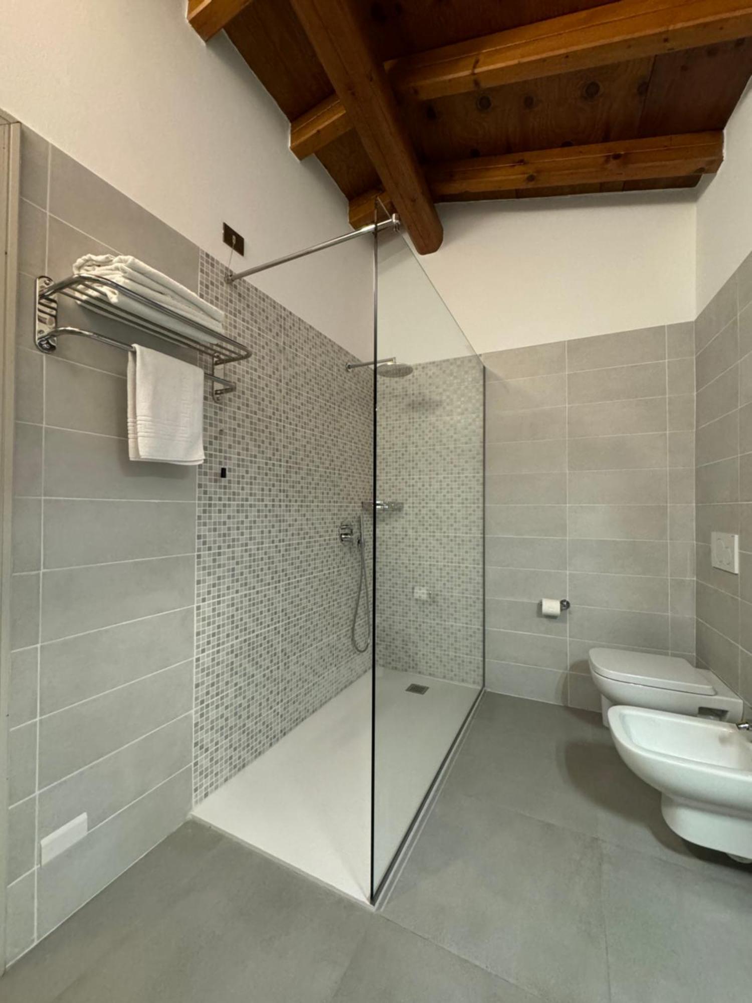 B&B Michelina Кастильоне-д'Интельви Экстерьер фото